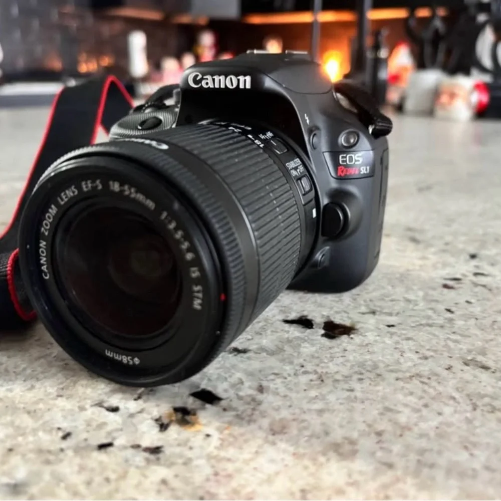 Canon EOS Rebel SL1 EF-S 18-55mm IS II